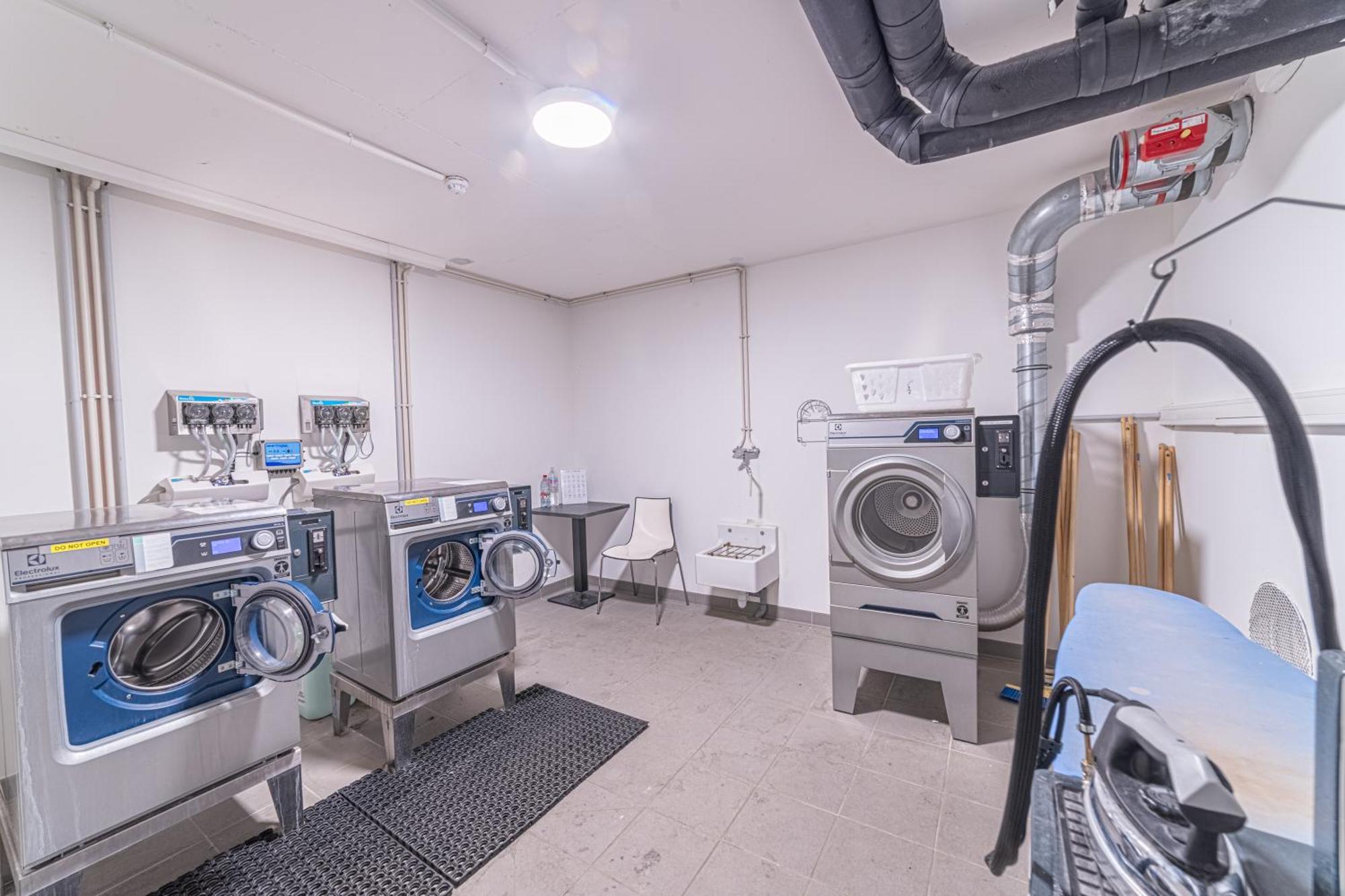 Montempo Apparthotel Bordeaux Centre - Bassins A Flot Bagian luar foto